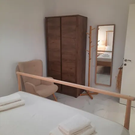 Apartment House B Diavata, *