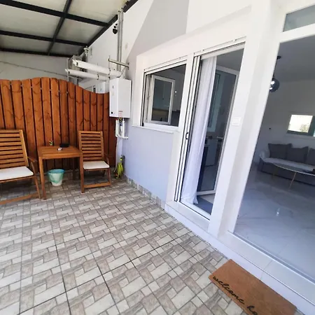 Апартаменты House B Diavata,