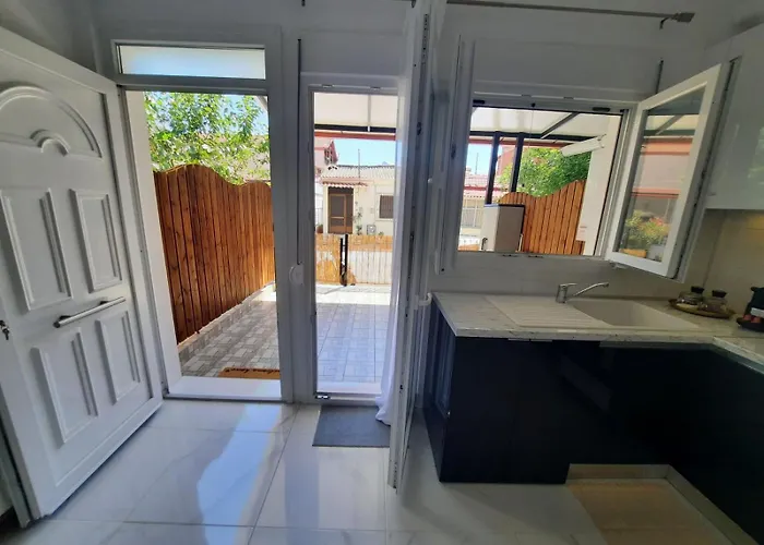 شقة House B Diavata, سالونيك