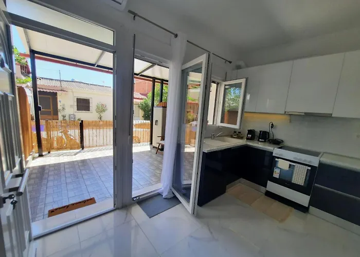 Apartment House B Diavata, *