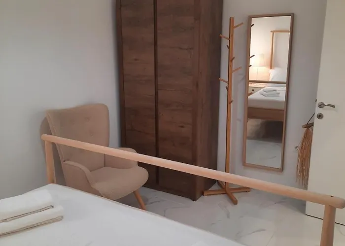 Apartment House B Diavata, *