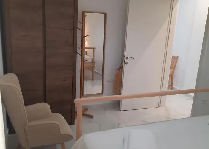 House B Diavata, Apartment
